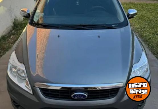 Autos - Ford Focus trend 2.0 2010 GNC 220000Km - En Venta