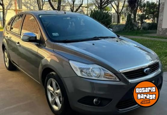 Autos - Ford Focus trend 2.0 2010 GNC 220000Km - En Venta