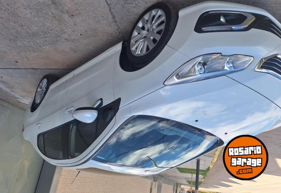 Utilitarios - Peugeot 408 2017 Nafta 110000Km - En Venta