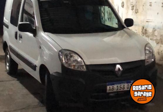 Utilitarios - Renault Kangoo 2017 GNC 140000Km - En Venta