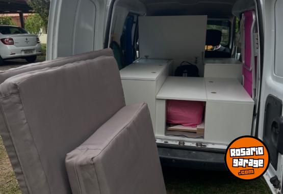 Utilitarios - Renault Kangoo 2017 GNC 140000Km - En Venta