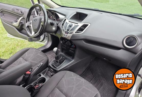 Autos - Ford Fiesta Kinetic Design Tit 2013 Nafta 115000Km - En Venta