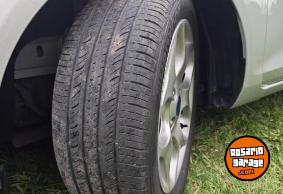 Autos - Ford Fiesta Kinetic Design Tit 2013 Nafta 115000Km - En Venta