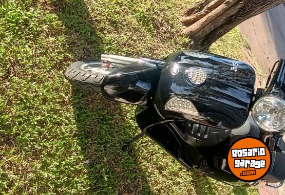 Motos - Motomel 150 cc 2014 Nafta 8000Km - En Venta