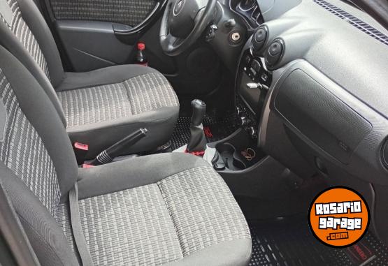 Autos - Renault Sandero Privilege Nav 1.6 2013 Nafta 140000Km - En Venta