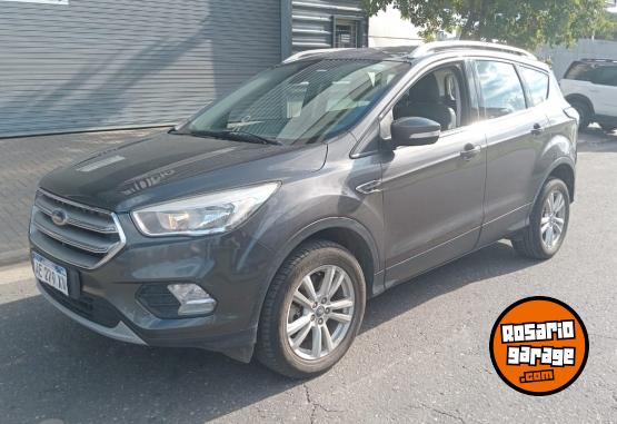 Autos - Ford KUGGA 2019 Nafta 180000Km - En Venta