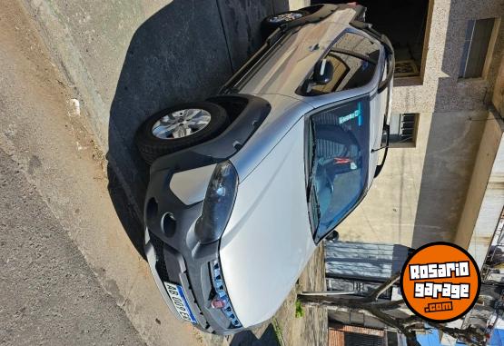 Utilitarios - Fiat Strada aventure 2017 Nafta 30000Km - En Venta