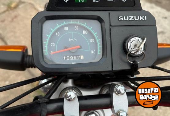 Motos - Suzuki ax 100 2016 Nafta 20000Km - En Venta