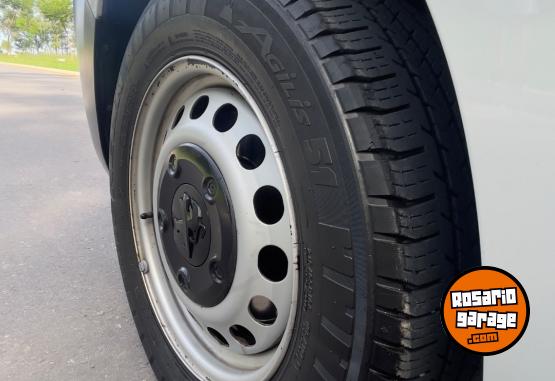 Utilitarios - Peugeot Expert 2018 Diesel 90000Km - En Venta