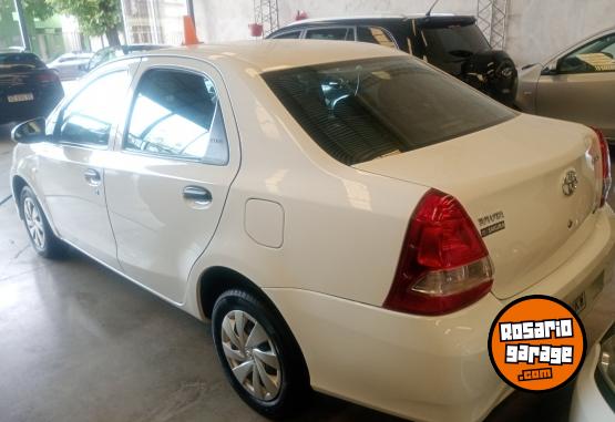 Autos - Toyota Etios 2023 Nafta 88000Km - En Venta