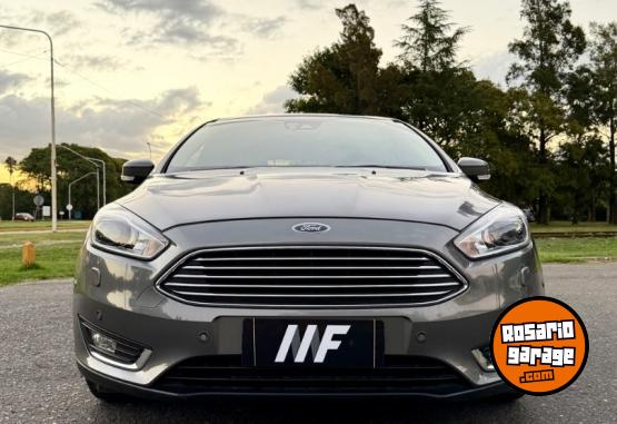 Autos - Ford Focus Titanium 2018 Nafta 33500Km - En Venta