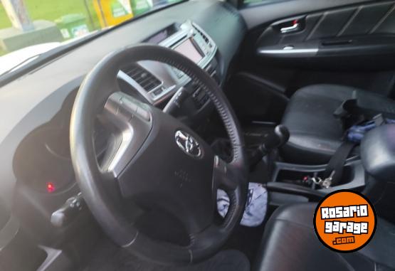 Camionetas - Toyota Hilux 4x4 2015 Diesel 120000Km - En Venta