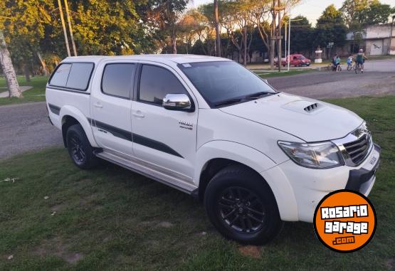 Camionetas - Toyota Hilux 4x4 2015 Diesel 120000Km - En Venta