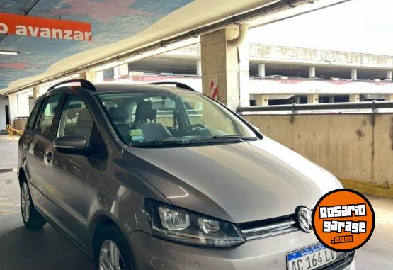 Autos - Volkswagen SURAN HIGHLINE 2017 Nafta 92000Km - En Venta