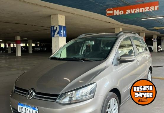 Autos - Volkswagen SURAN HIGHLINE 2017 Nafta 92000Km - En Venta