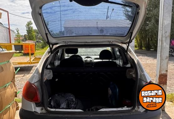 Autos - Peugeot 206 XR 1.4 2005 Nafta 239000Km - En Venta