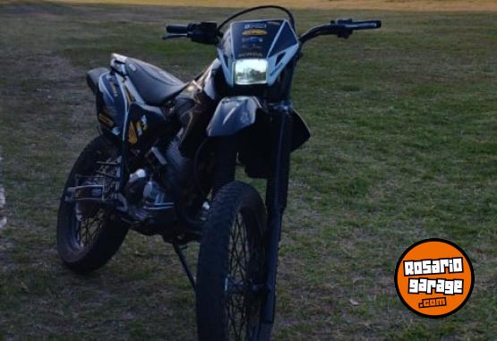 Motos - Honda TORNADO XR 250 2014 Nafta 22000Km - En Venta