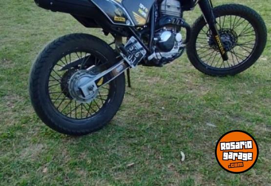 Motos - Honda TORNADO XR 250 2014 Nafta 22000Km - En Venta