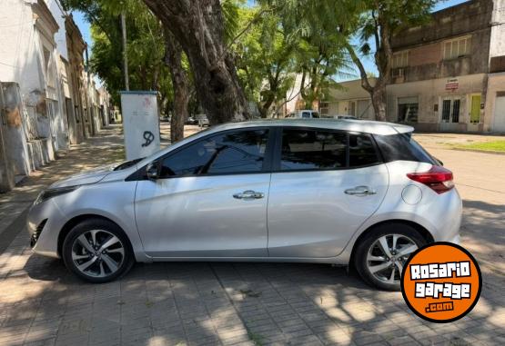 Autos - Toyota Yaris Corolla Cruze focus 2021 Nafta 62800Km - En Venta