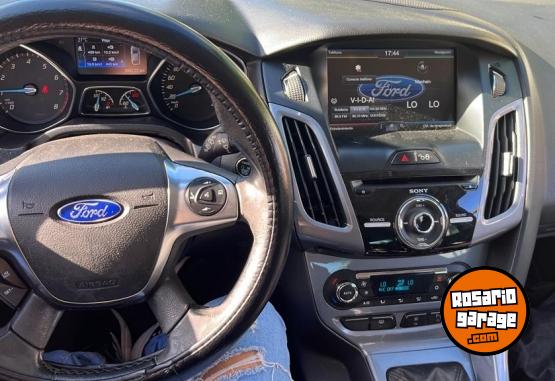 Autos - Ford Focus Titanium 2014 Nafta 116000Km - En Venta