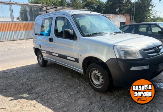 Utilitarios - Peugeot Partner 2016 Diesel 446000Km - En Venta