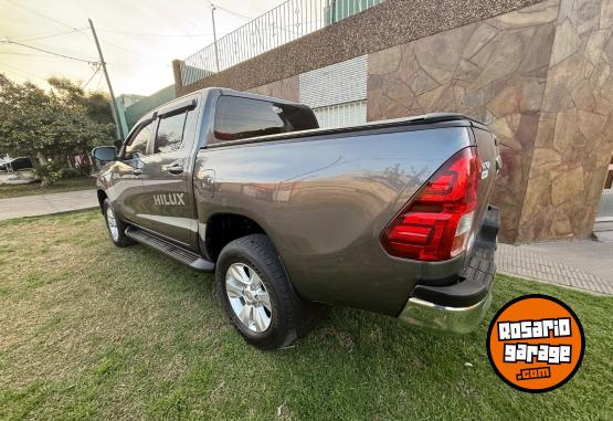 Camionetas - Toyota Toyota Hilux Srv 2020 Diesel 90000Km - En Venta