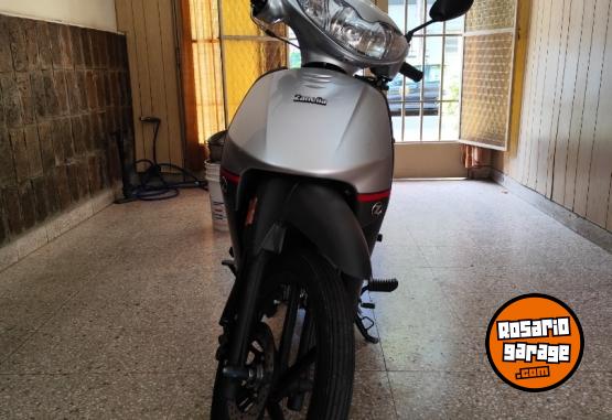 Motos - Zanella ZB 110 RT full 2025 Nafta 7000Km - En Venta