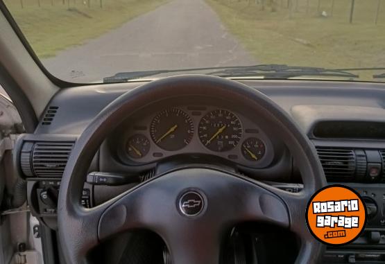 Autos - Chevrolet Corsa GLS 16v. 1998 Nafta 106000Km - En Venta