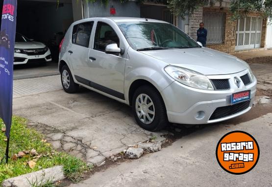 Autos - Renault sandero 2011 Nafta 180000Km - En Venta