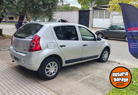 Autos - Renault sandero 2011 Nafta 180000Km - En Venta
