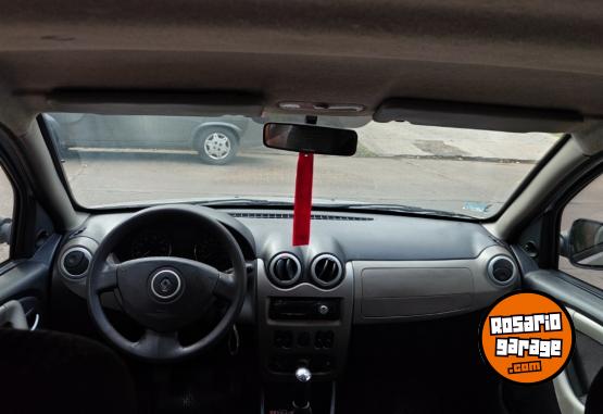 Autos - Renault sandero 2011 Nafta 180000Km - En Venta