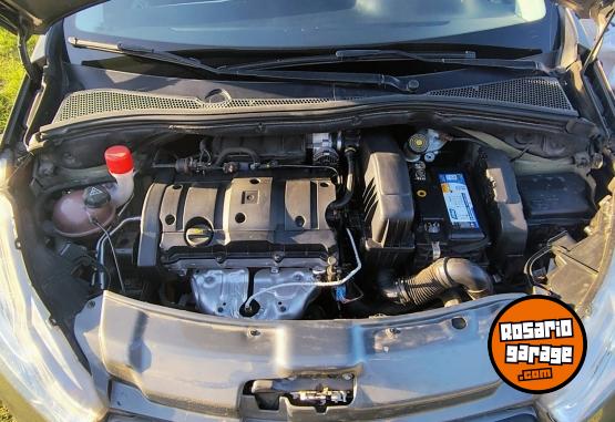 Autos - Peugeot 208 2015 Nafta 79630Km - En Venta