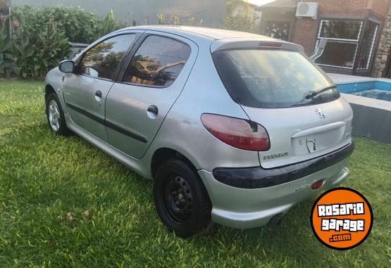 Autos - Peugeot 206 2003 Nafta 250000Km - En Venta