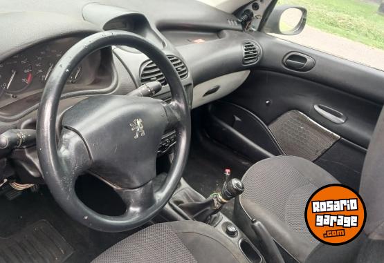 Autos - Peugeot 206 2004 Nafta 111111Km - En Venta