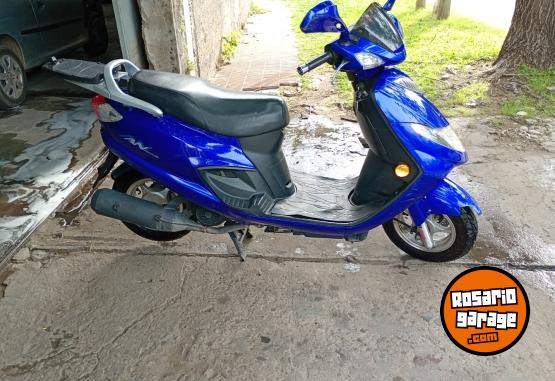 Motos - Suzuki An 2012 Nafta 30000Km - En Venta