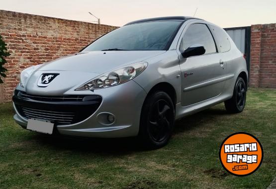 Autos - Peugeot 207 Compact Quiksilver 2010 Nafta 142000Km - En Venta