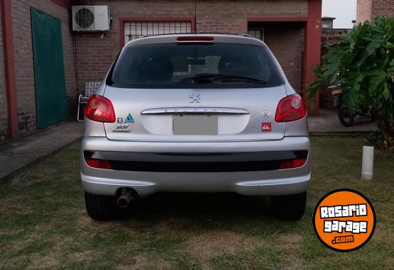 Autos - Peugeot 207 Compact Quiksilver 2010 Nafta 142000Km - En Venta