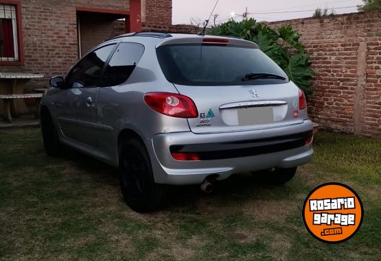 Autos - Peugeot 207 Compact Quiksilver 2010 Nafta 142000Km - En Venta