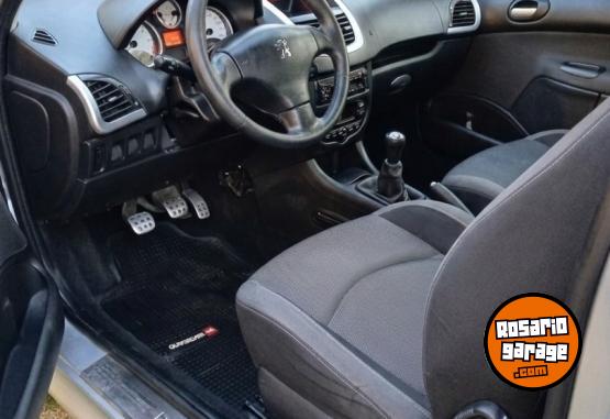 Autos - Peugeot 207 Compact Quiksilver 2010 Nafta 142000Km - En Venta