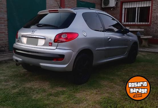 Autos - Peugeot 207 Compact Quiksilver 2010 Nafta 142000Km - En Venta