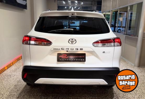 Autos - Toyota Corolla Cross 2021 Nafta 73000Km - En Venta