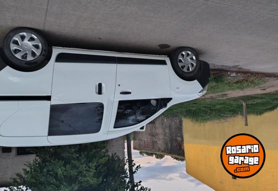 Utilitarios - Renault Kangoo emotic�n 5 asiento 2021 GNC 105000Km - En Venta