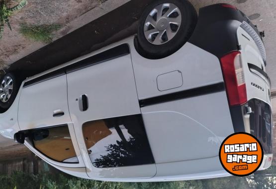 Utilitarios - Renault Kangoo emotic�n 5 asiento 2021 GNC 105000Km - En Venta