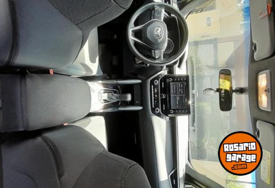 Autos - Toyota Corolla Cross 2021 Nafta 72000Km - En Venta