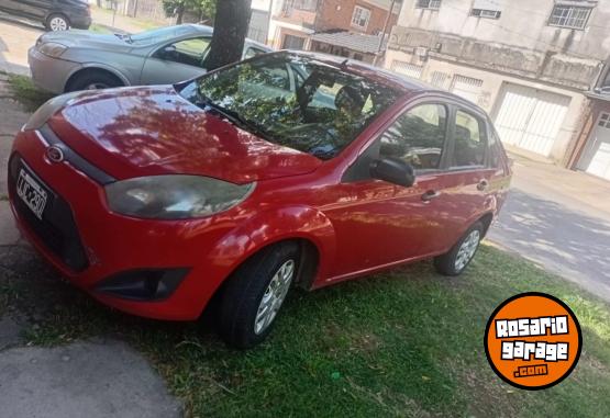 Autos - Ford Fiesta Max 2010 GNC 121000Km - En Venta
