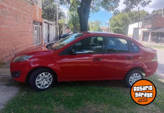 Autos - Ford Fiesta Max 2010 GNC 121000Km - En Venta