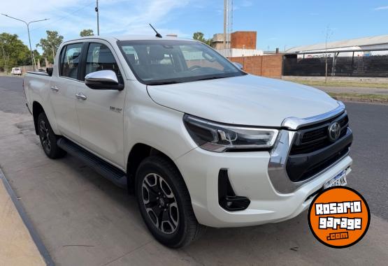Camionetas - Toyota Hilux srx 2021 Diesel 160000Km - En Venta