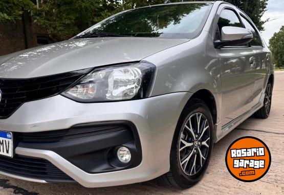 Autos - Toyota Etios 2019 Nafta 80000Km - En Venta