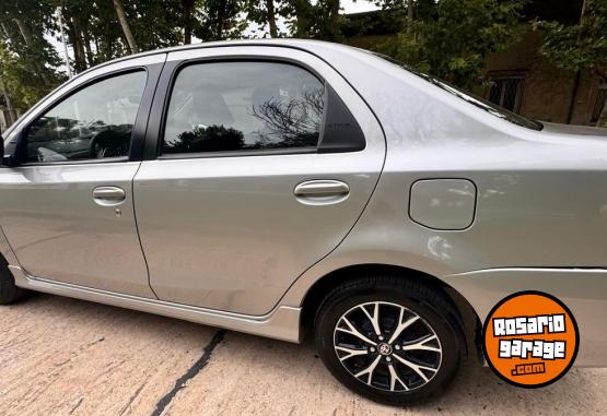 Autos - Toyota Etios 2019 Nafta 80000Km - En Venta