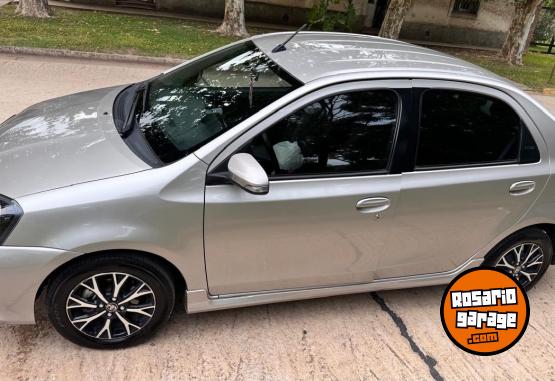 Autos - Toyota Etios 2019 Nafta 80000Km - En Venta